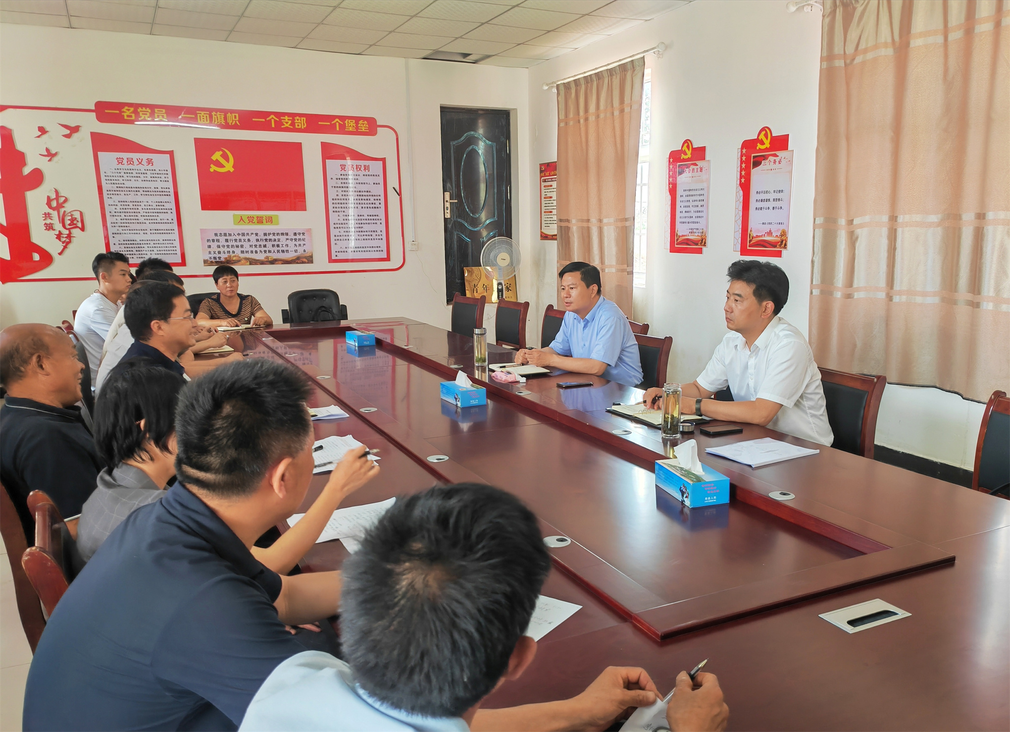 6月13日縣長李紅民調(diào)研鞏固拓展脫貧攻堅(jiān)成果同鄉(xiāng)村振興有效銜接工作 (1).jpg